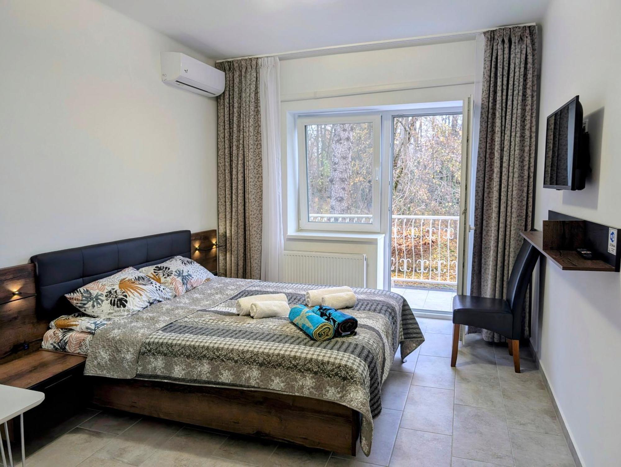 Moon Light Apartment Heviz Bagian luar foto
